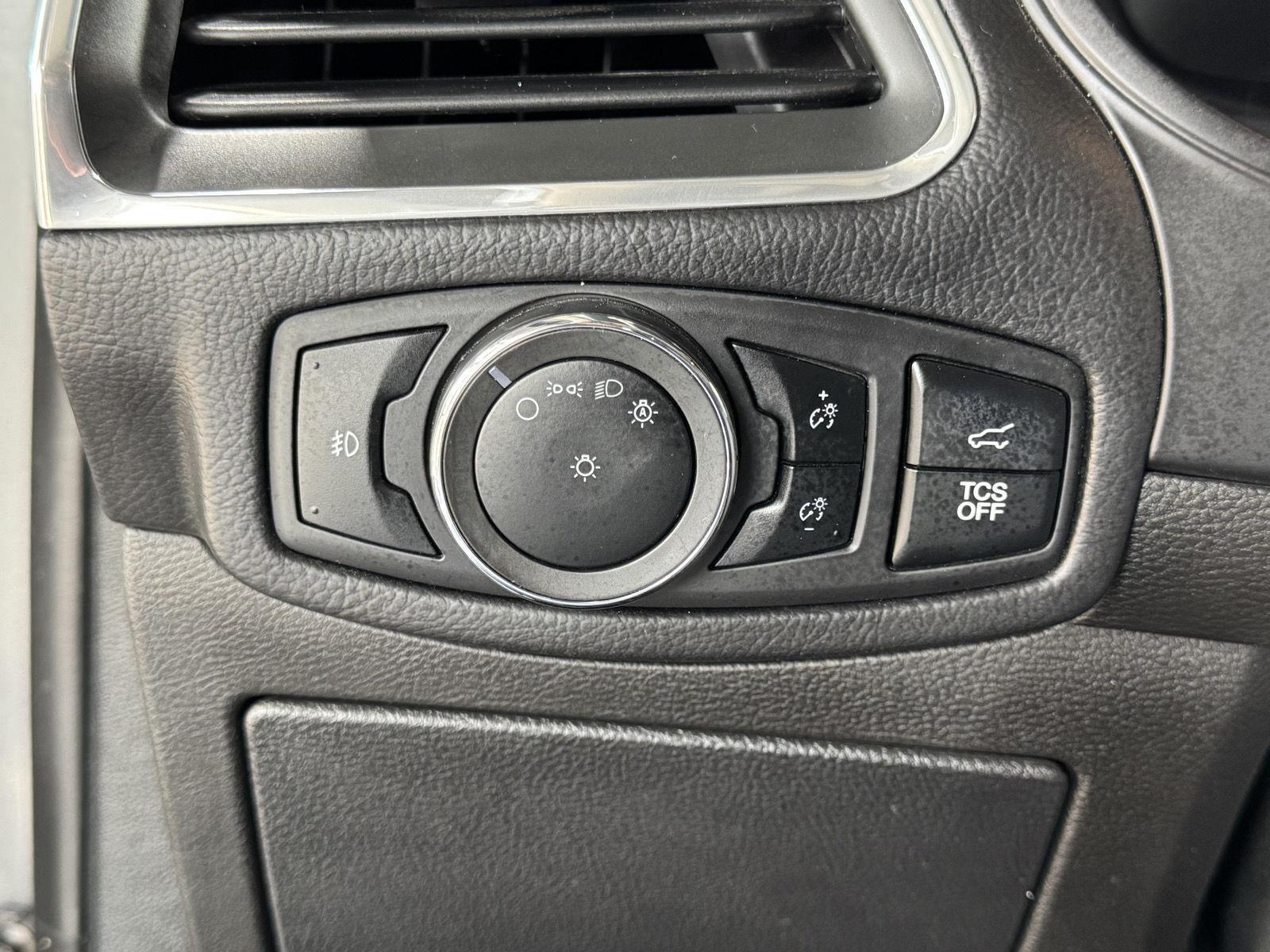 Vehicle photo 16