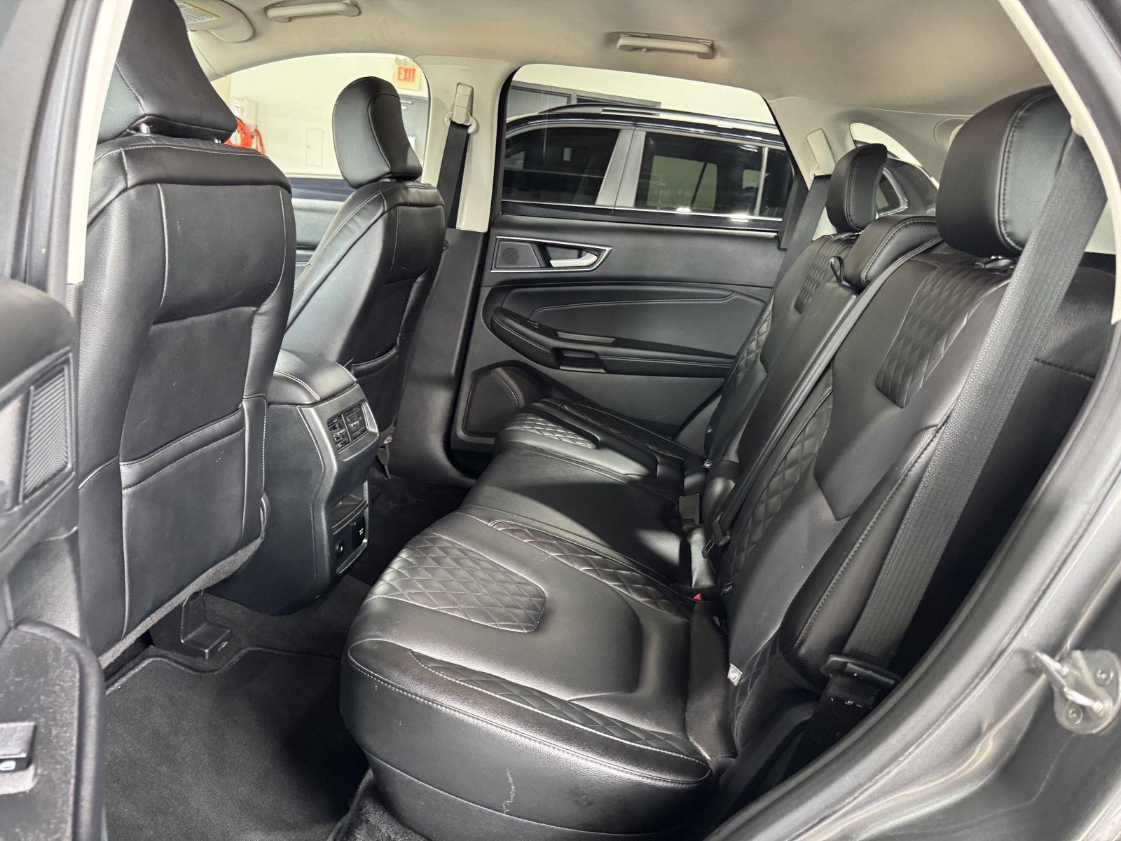 Vehicle photo 27