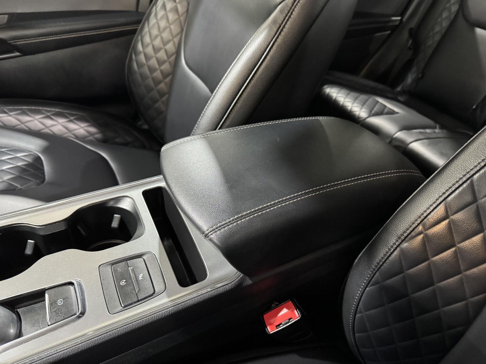 Vehicle photo 35