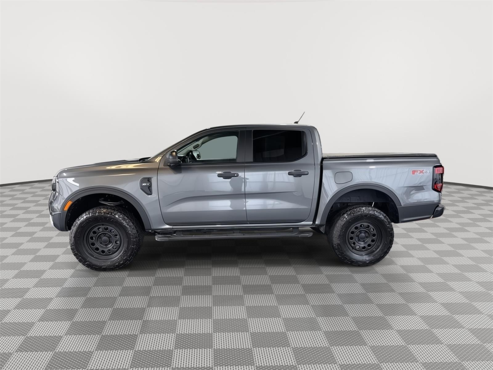 Vehicle photo 2