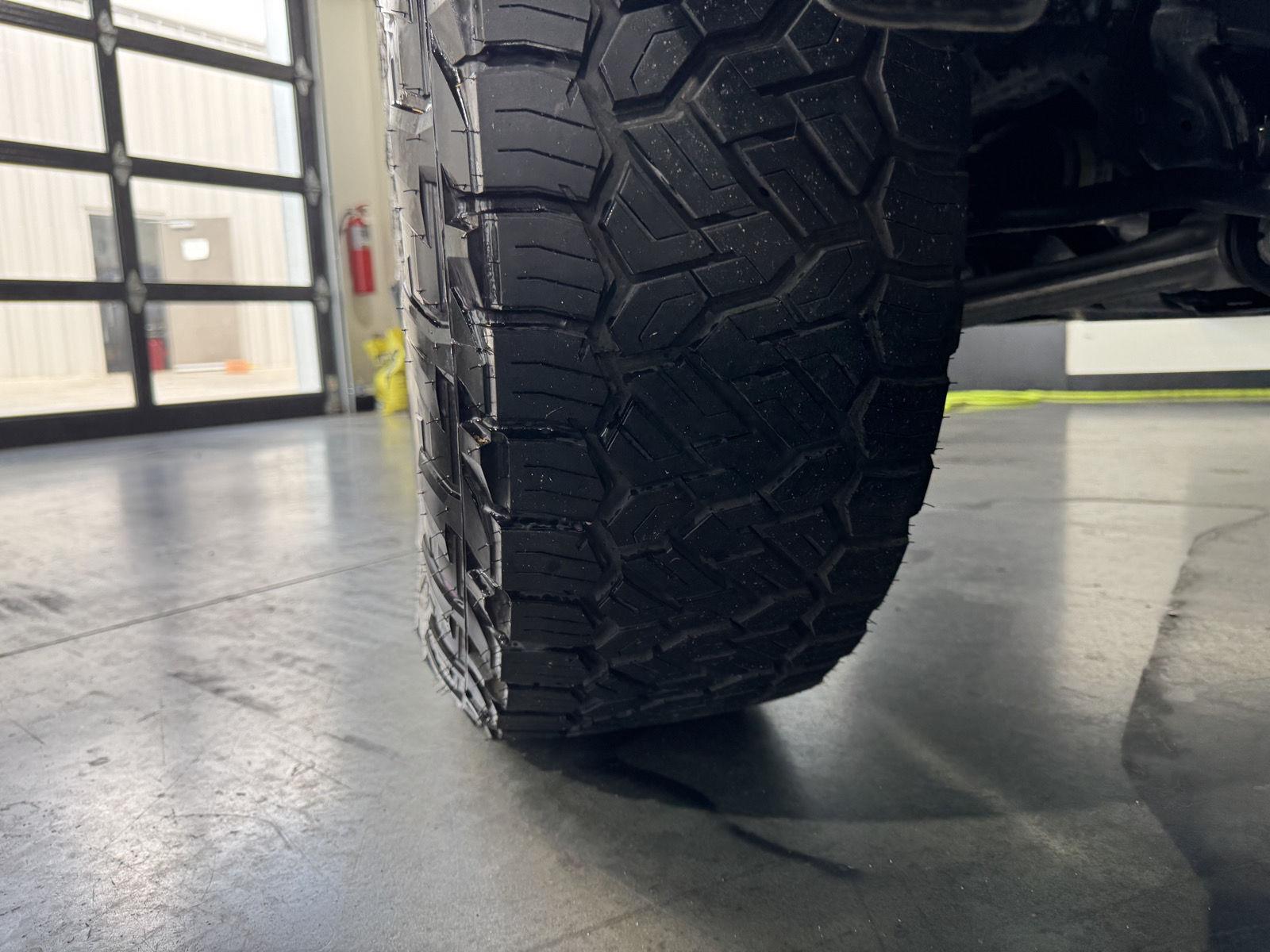 Vehicle photo 11