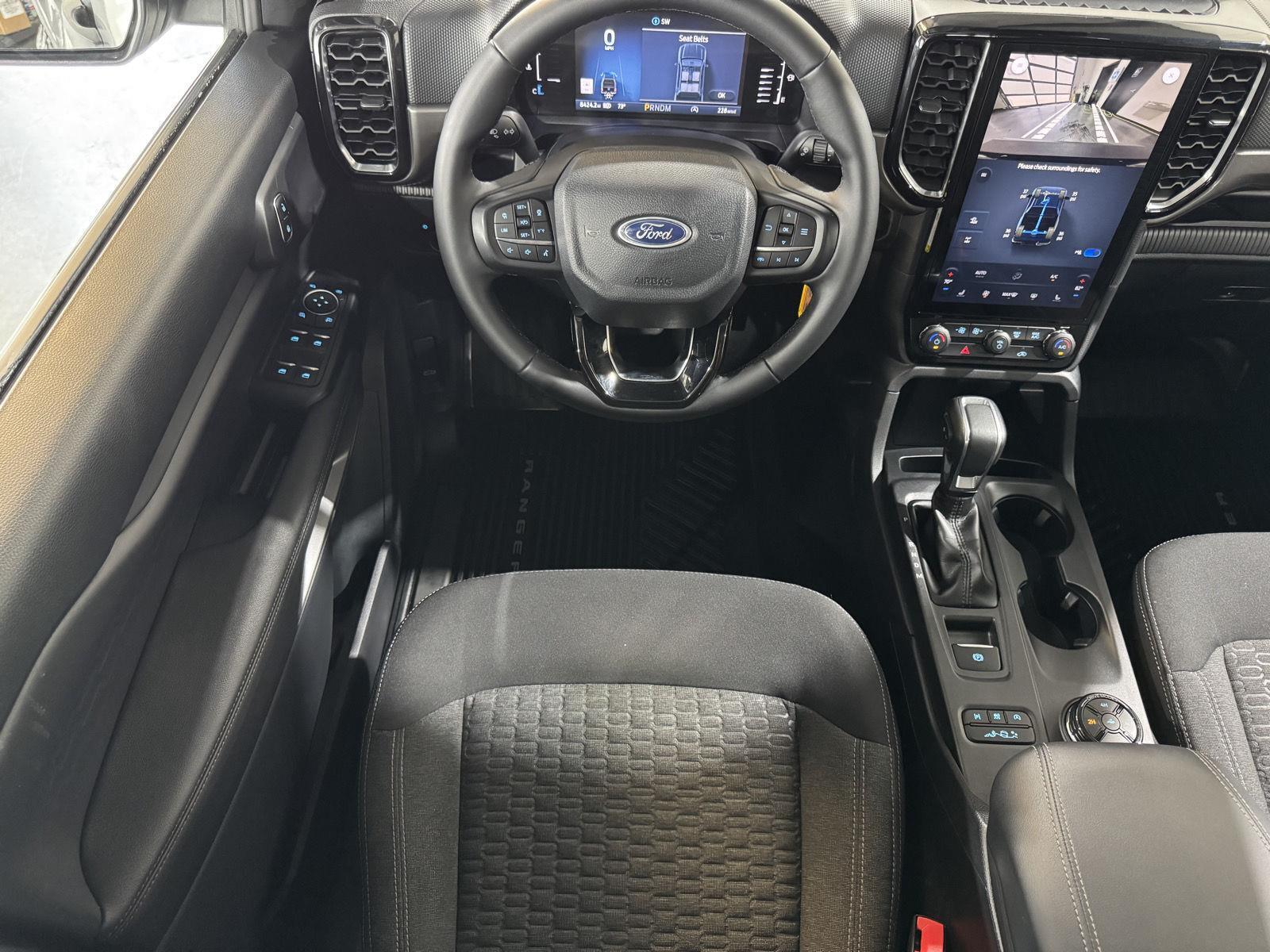 Vehicle photo 21
