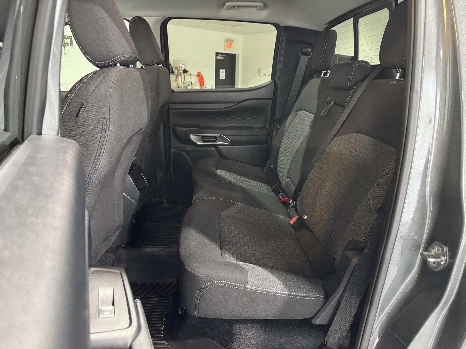 Vehicle photo 27