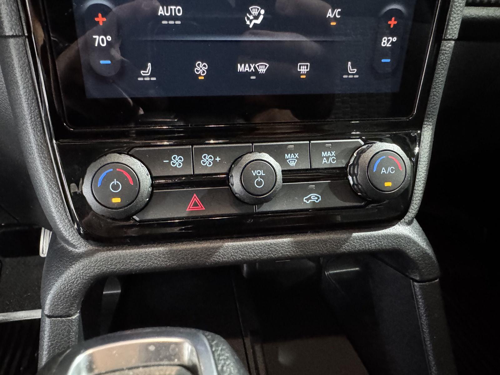 Vehicle photo 31