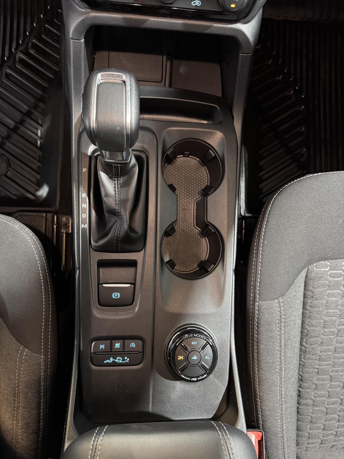 Vehicle photo 34