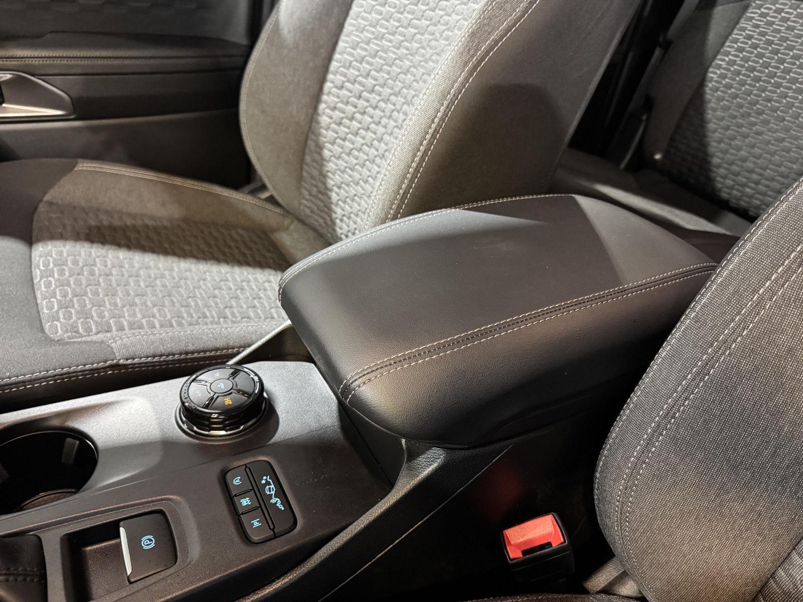 Vehicle photo 36