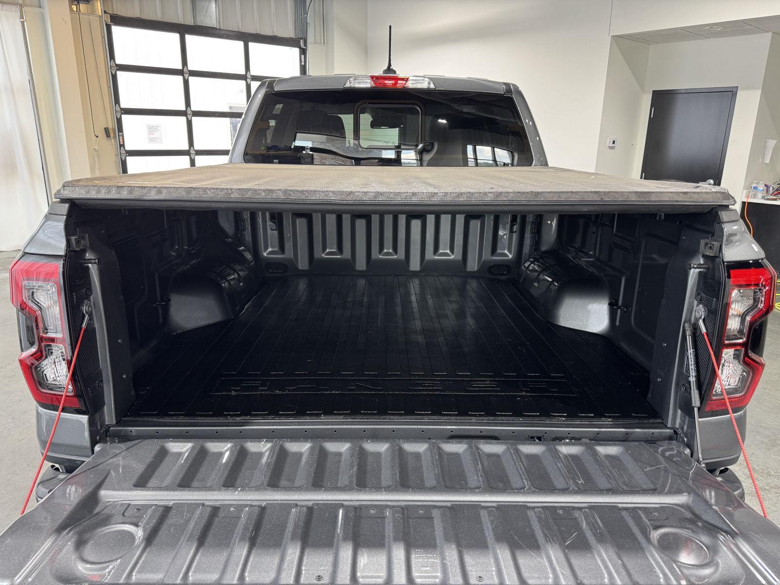Vehicle photo 43