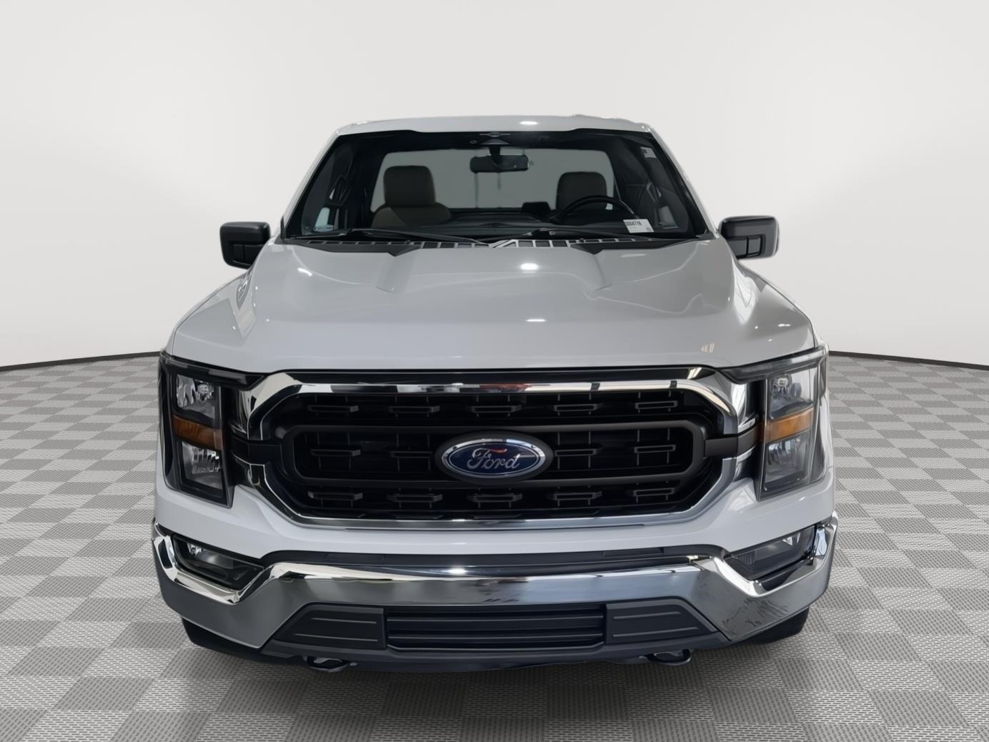 Vehicle photo 4