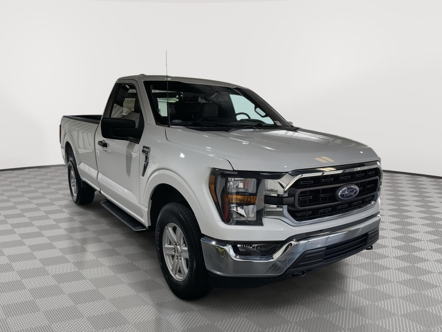 Vehicle photo 5