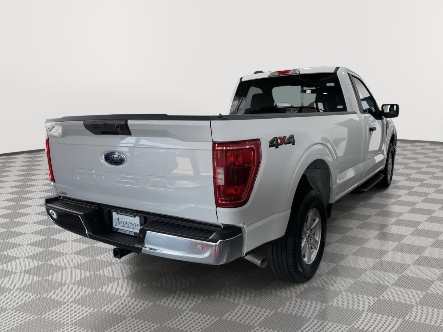 Vehicle photo 7