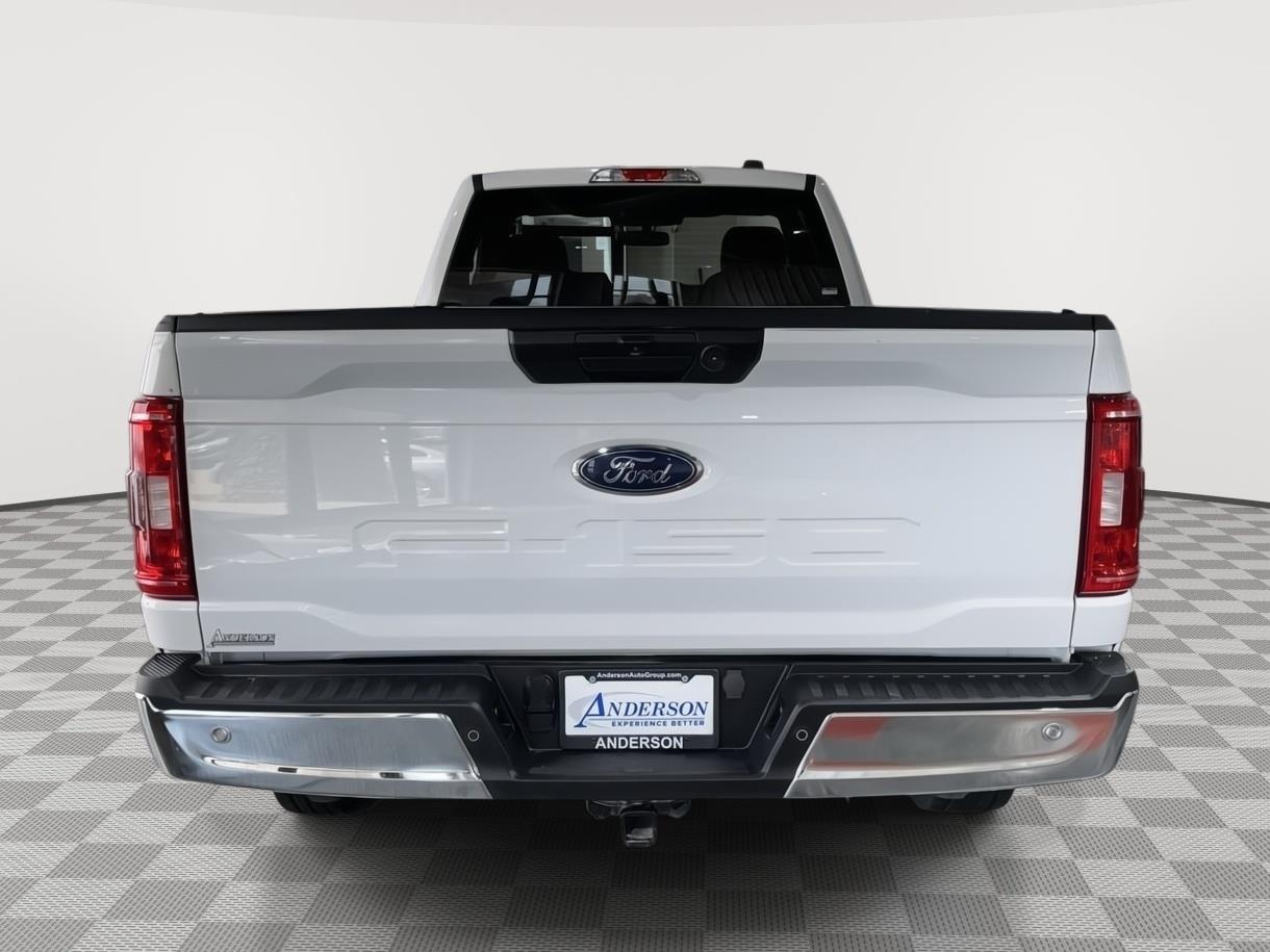 Vehicle photo 8
