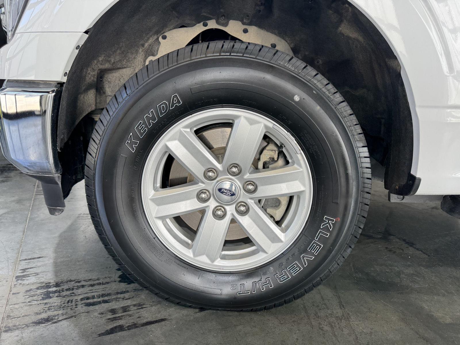 Vehicle photo 10