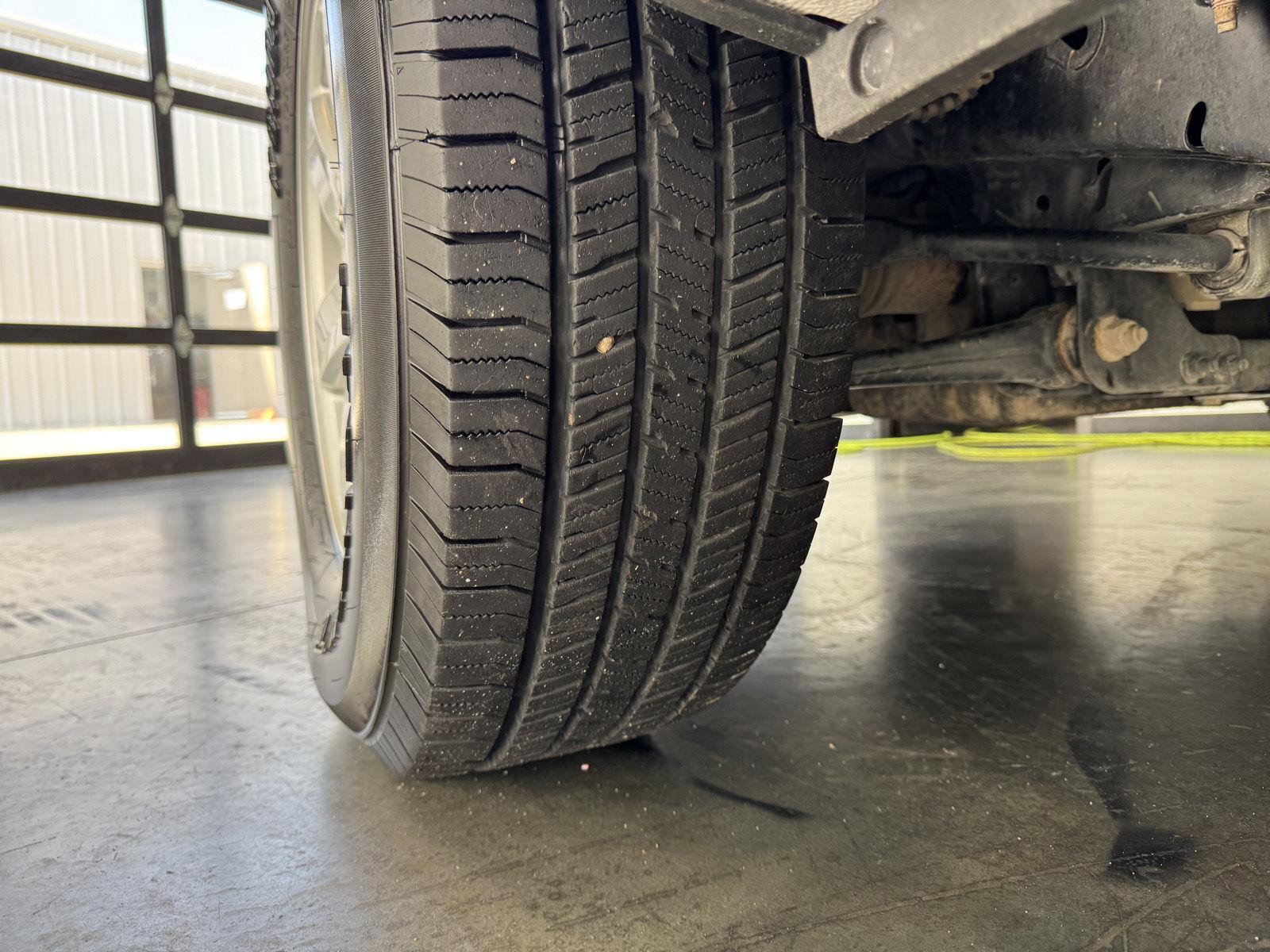 Vehicle photo 11