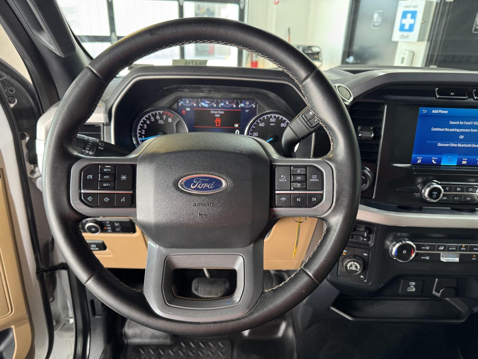 Vehicle photo 12