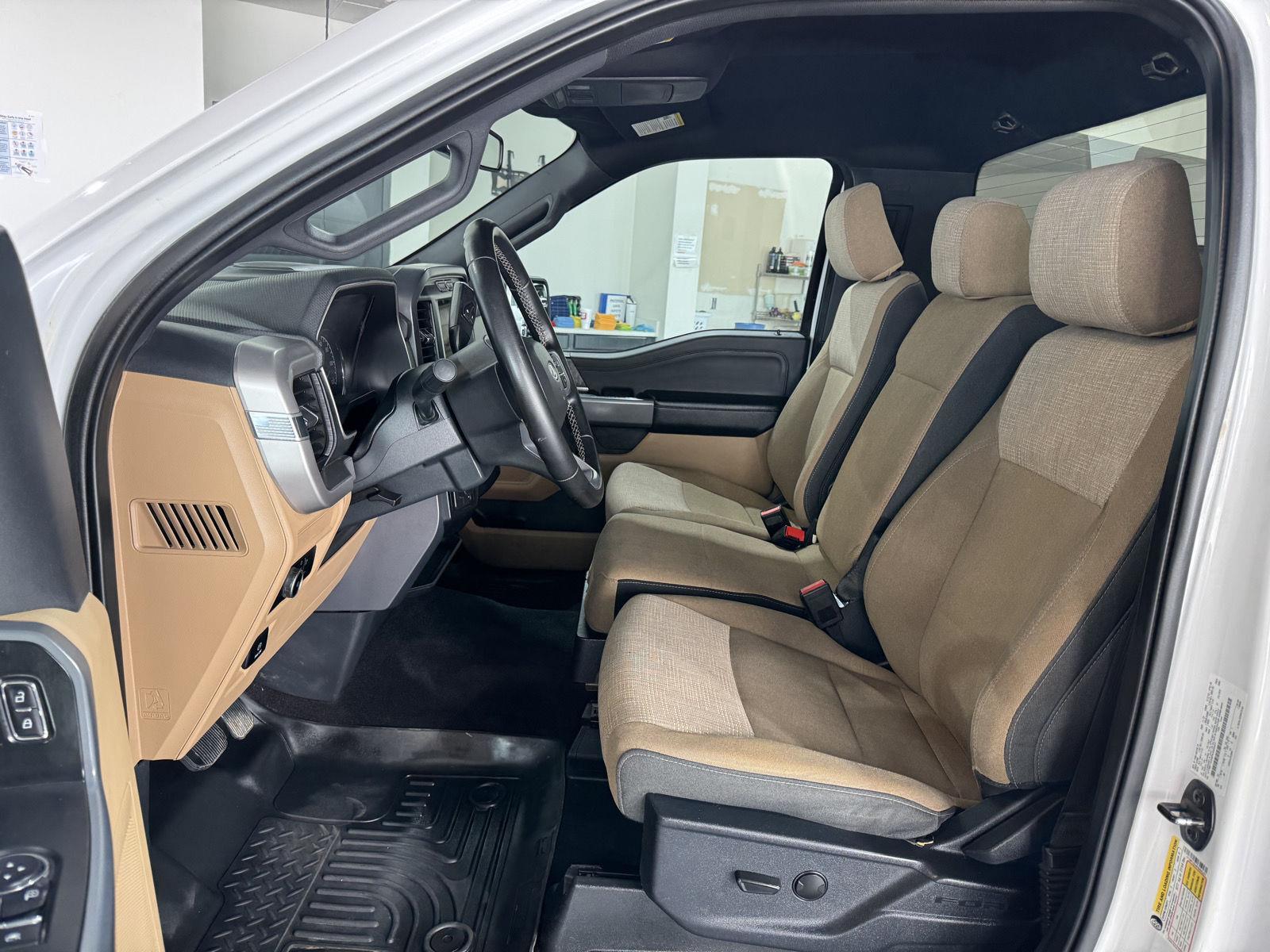 Vehicle photo 18