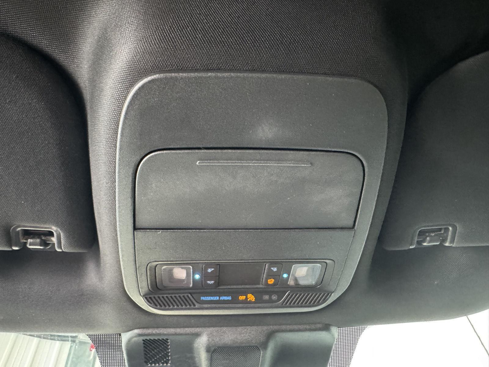 Vehicle photo 22