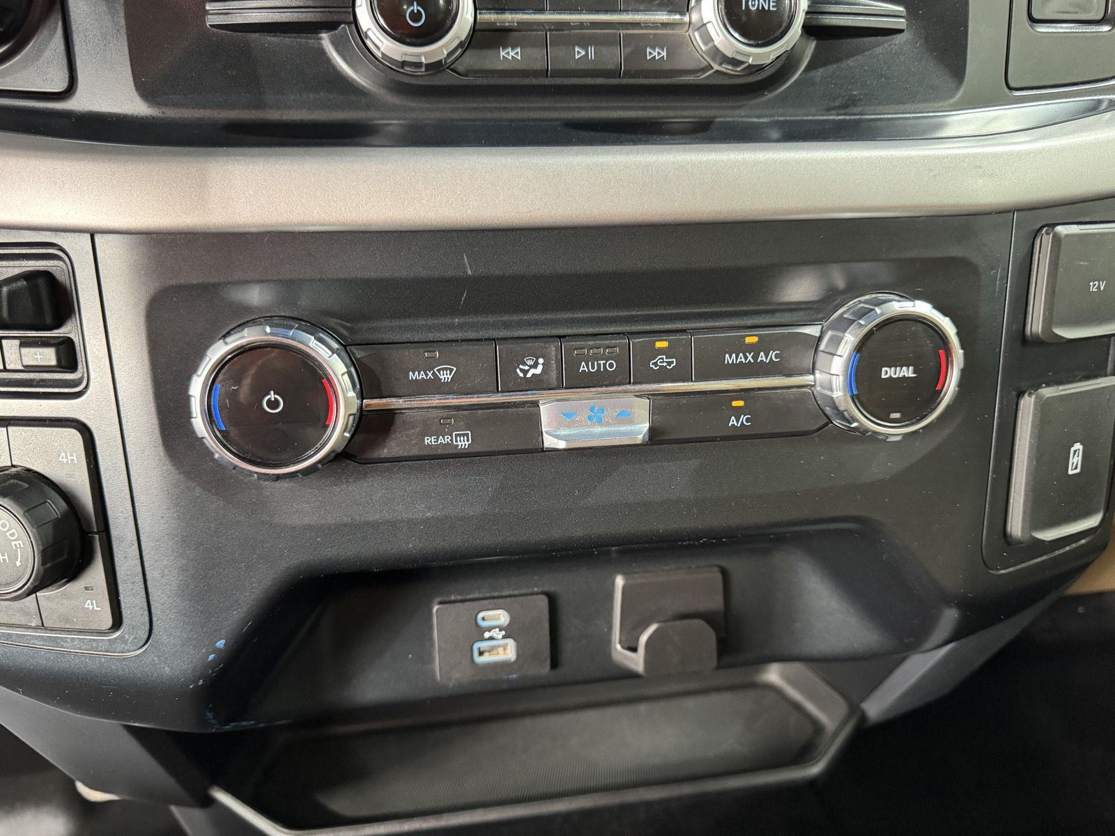 Vehicle photo 25