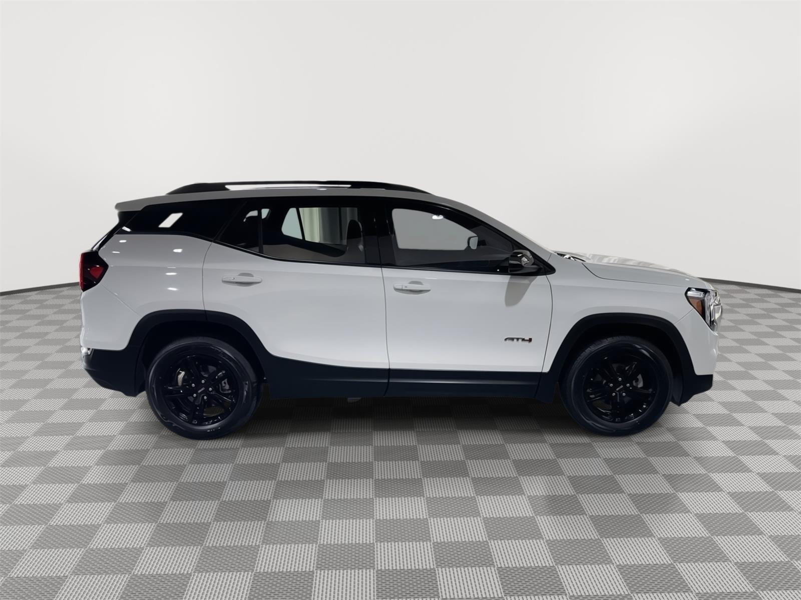 Vehicle photo 6
