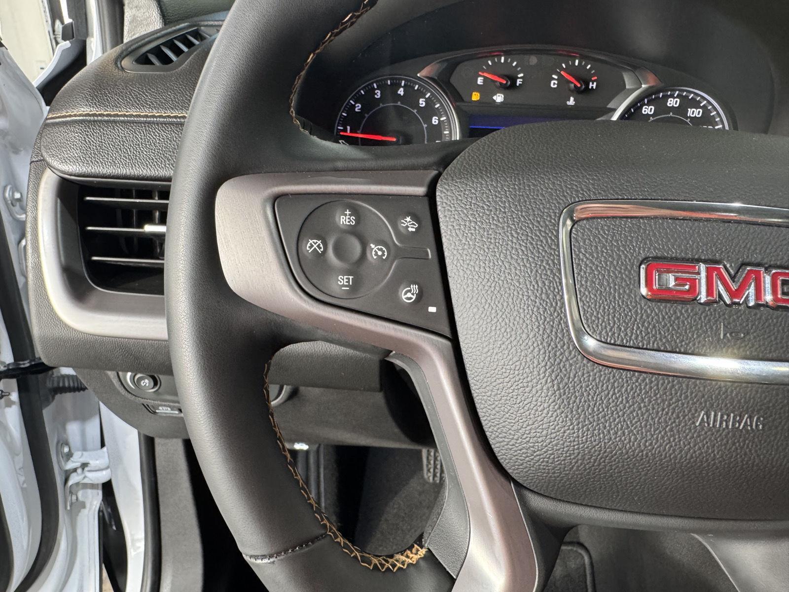 Vehicle photo 14