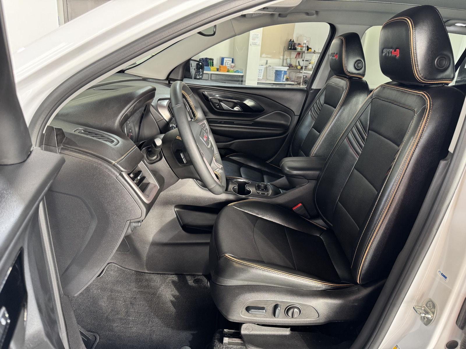 Vehicle photo 18