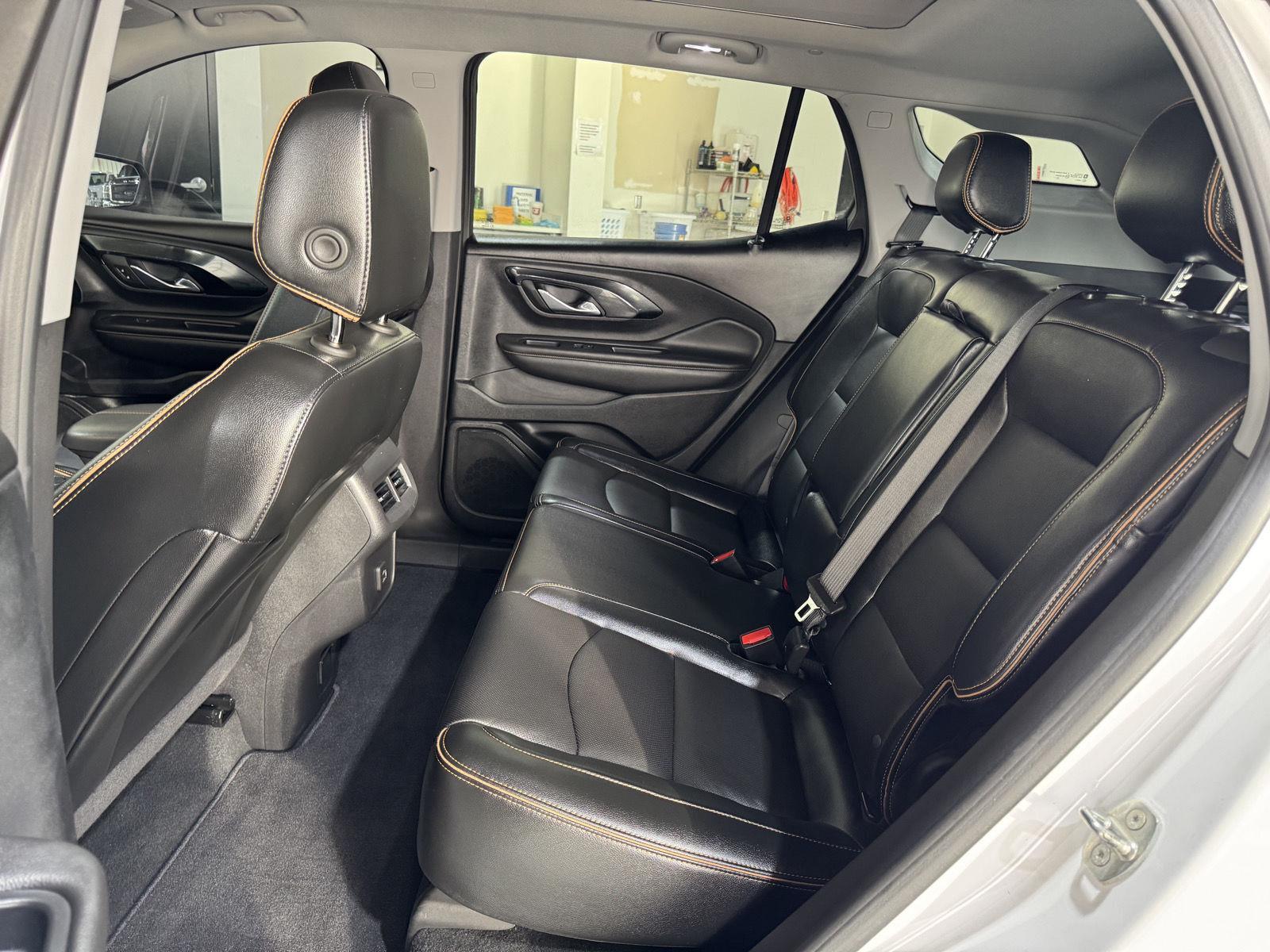 Vehicle photo 27