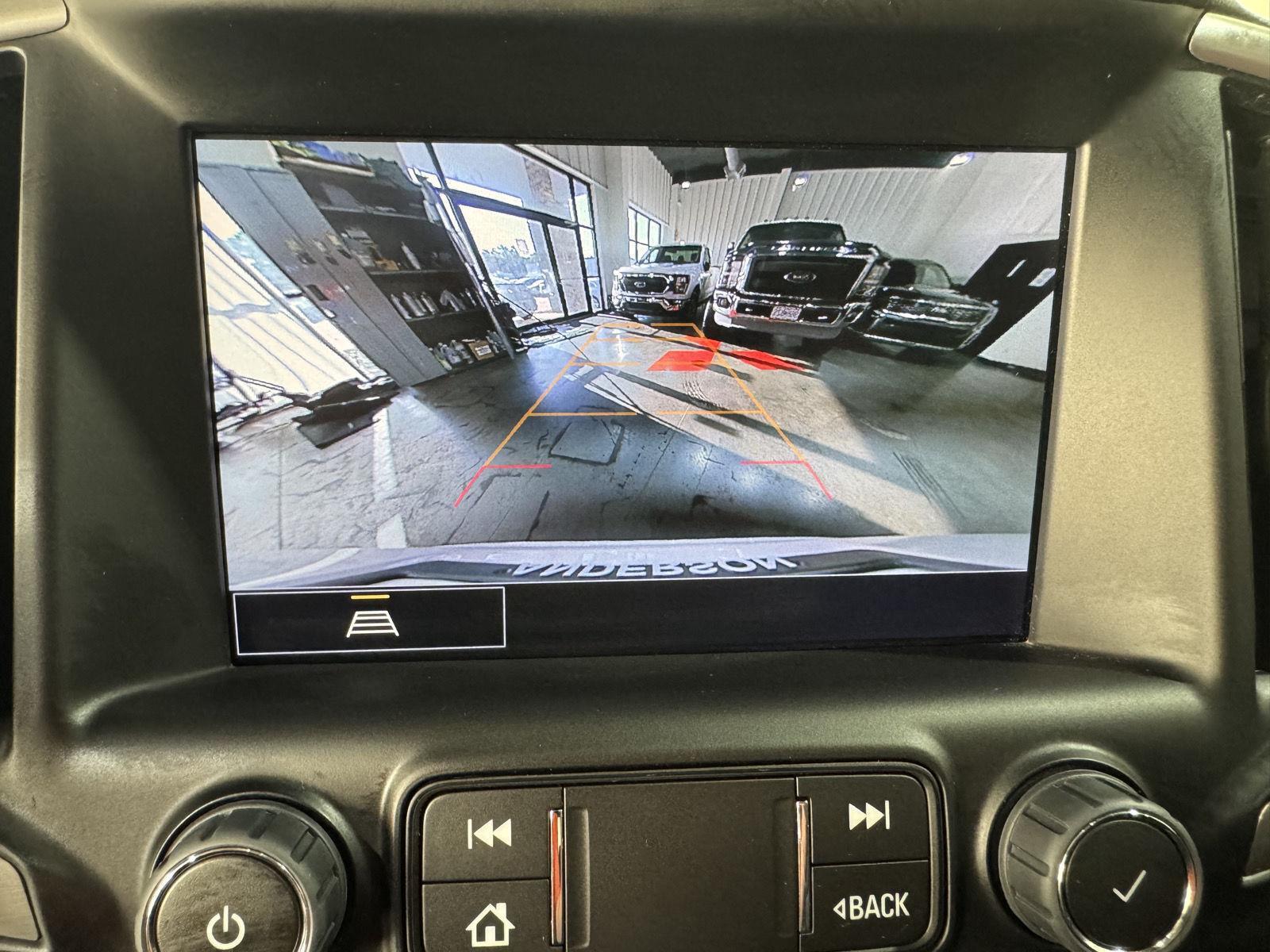 Vehicle photo 32
