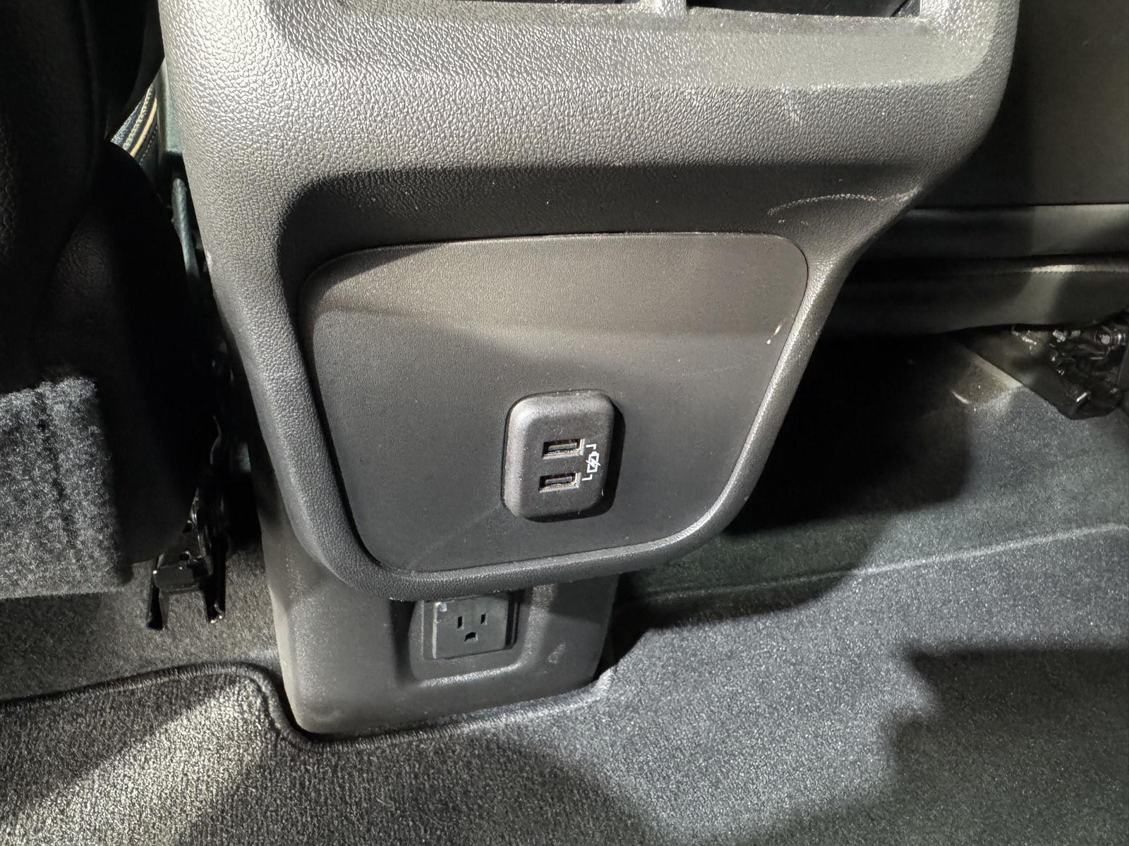 Vehicle photo 37