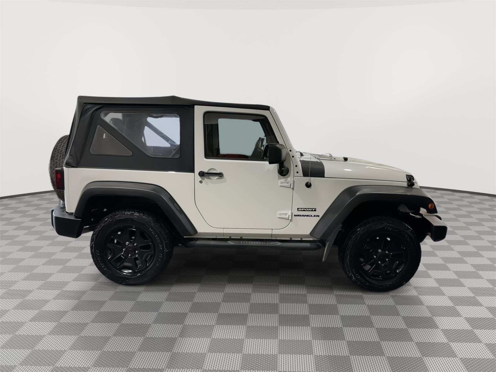 Vehicle photo 6