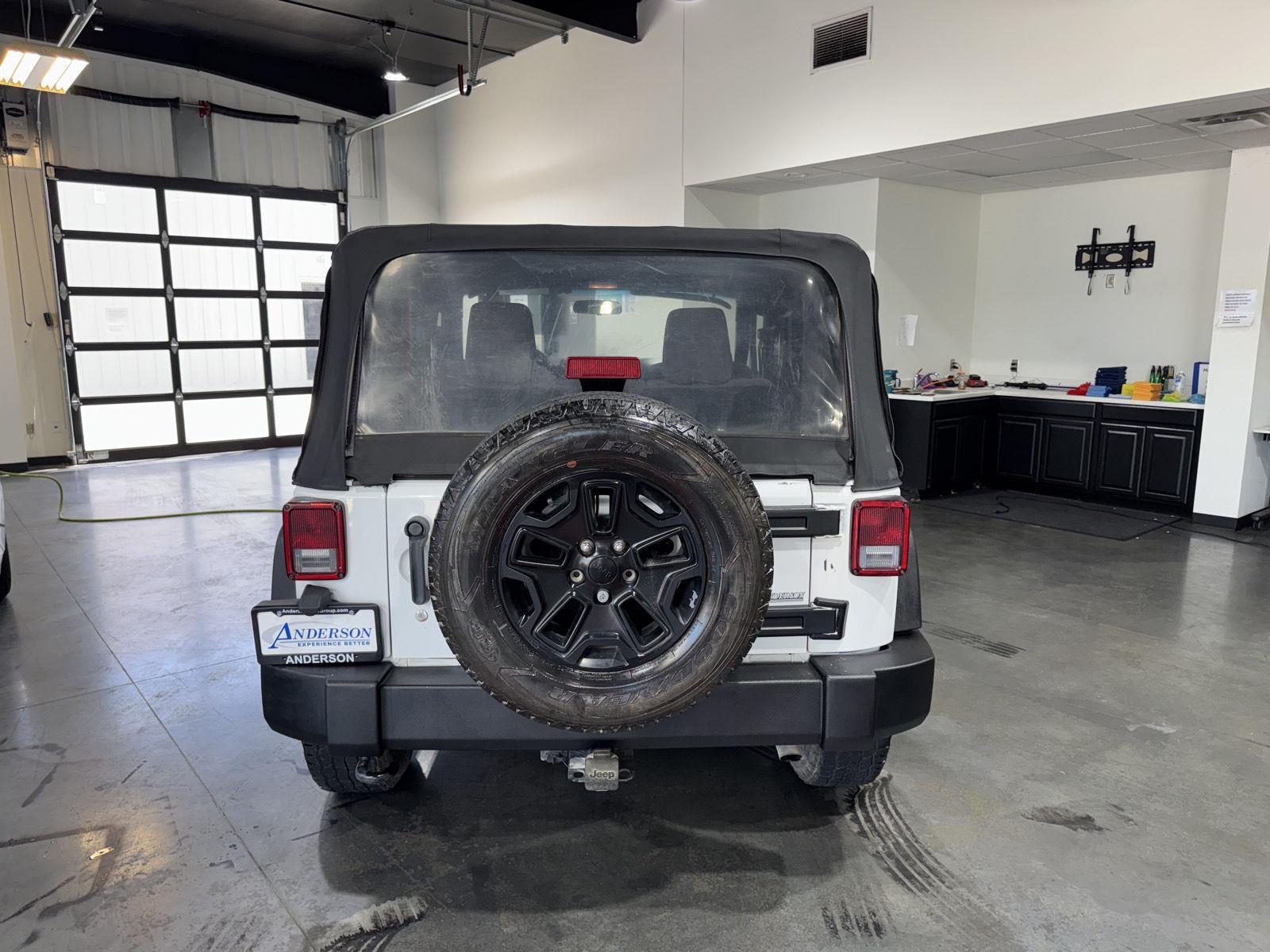 Vehicle photo 8