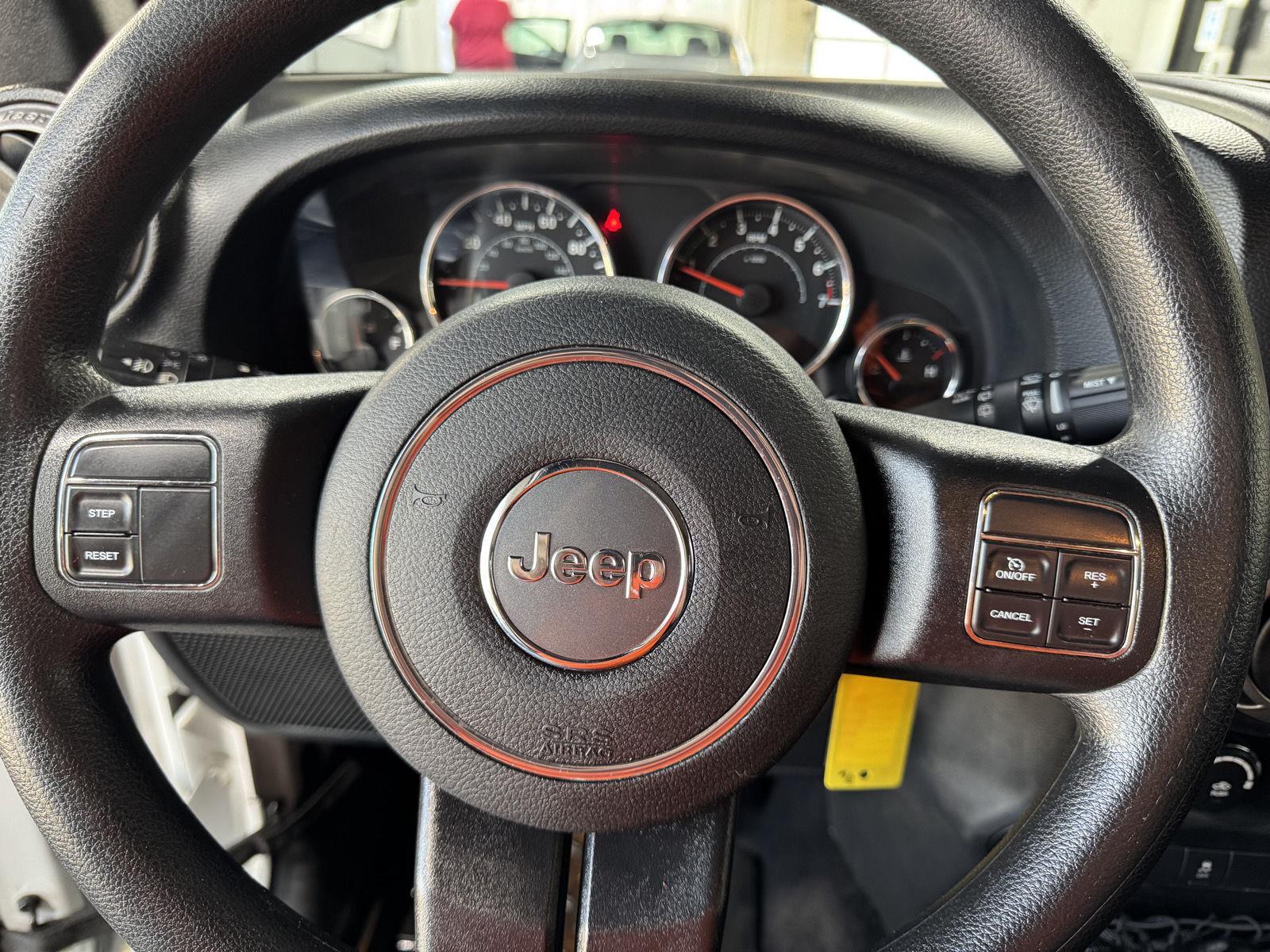 Vehicle photo 13