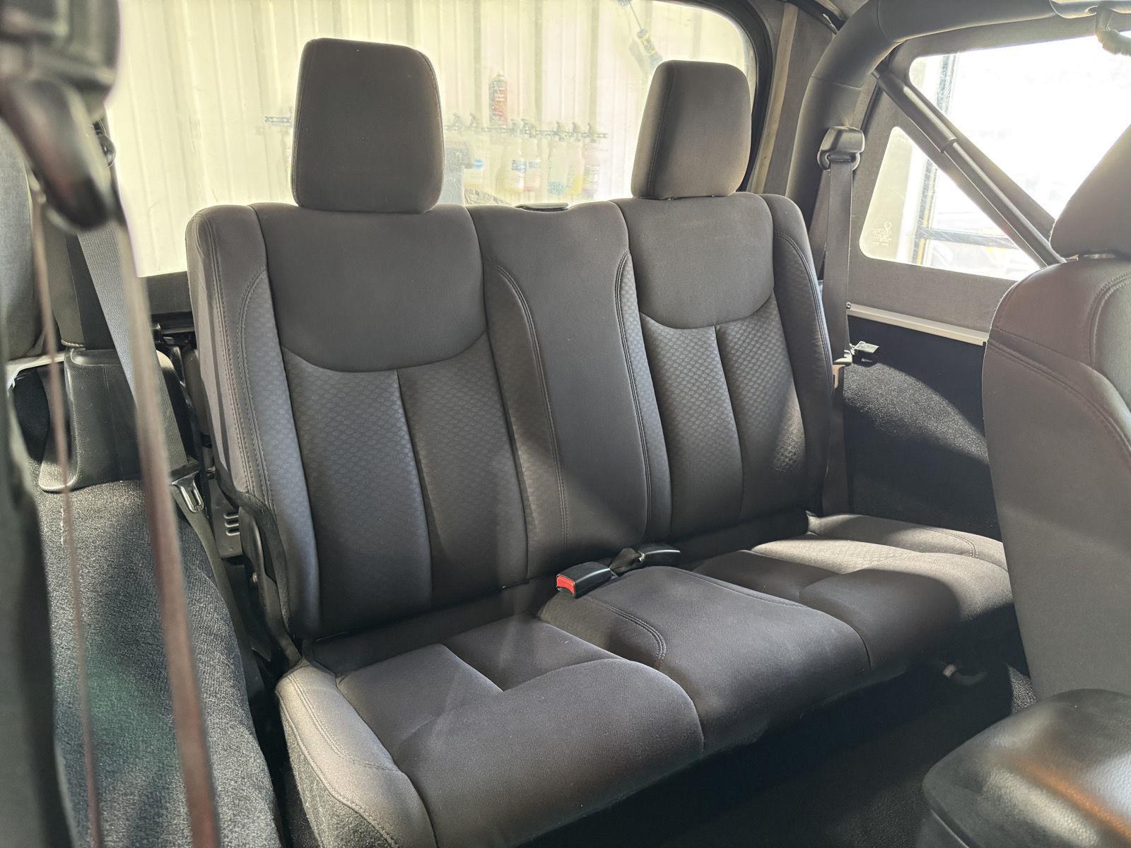 Vehicle photo 20
