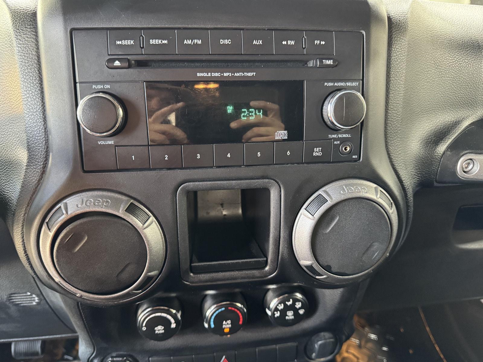Vehicle photo 22