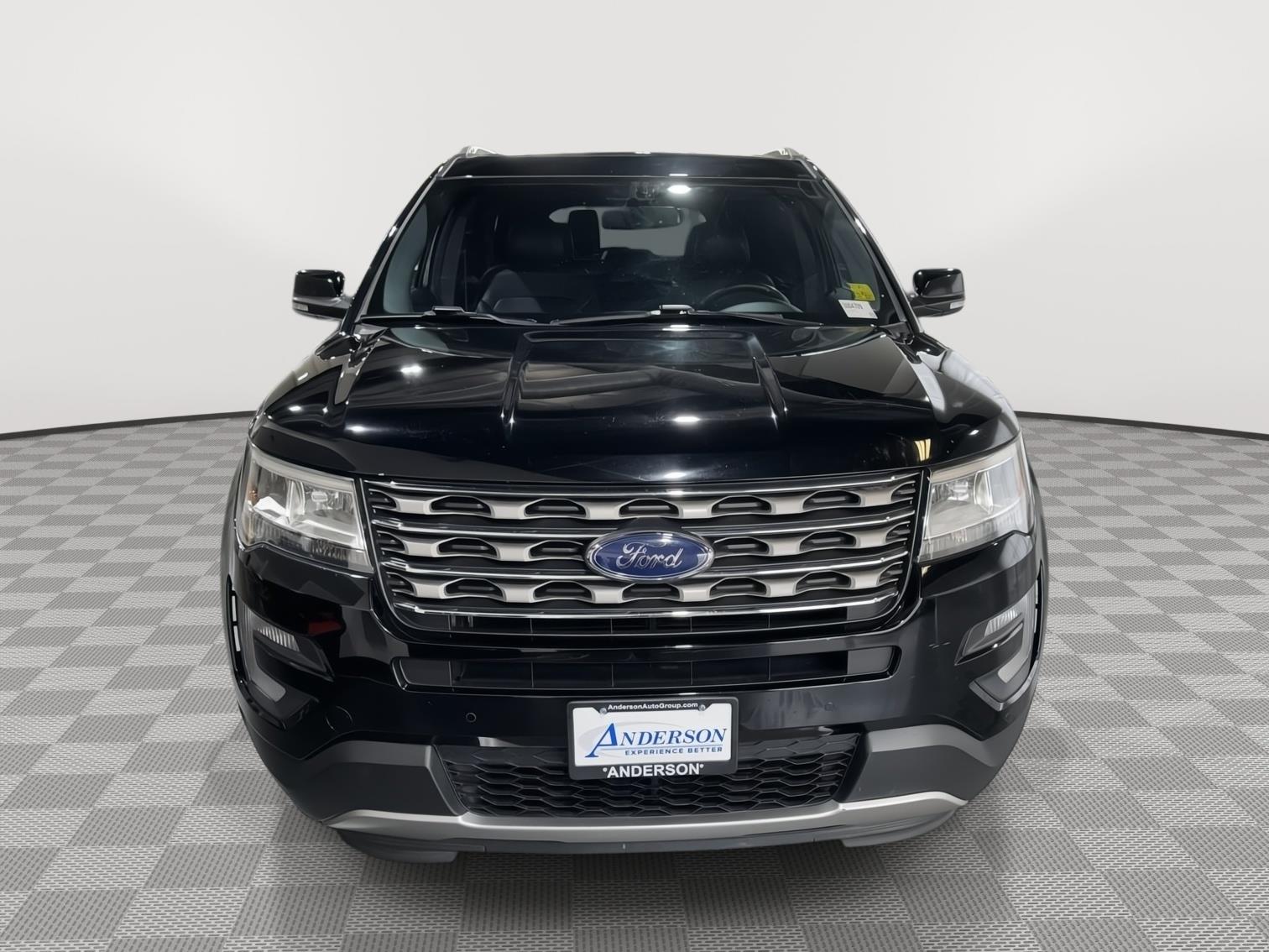 Vehicle photo 4