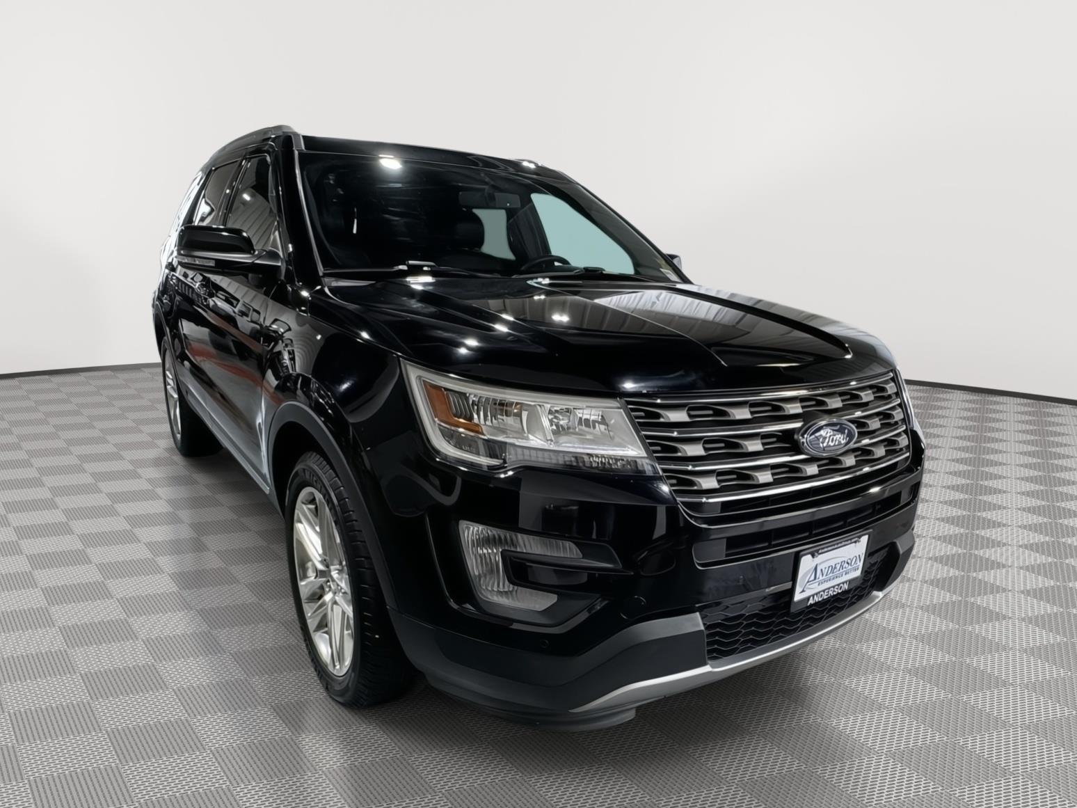 Vehicle photo 5