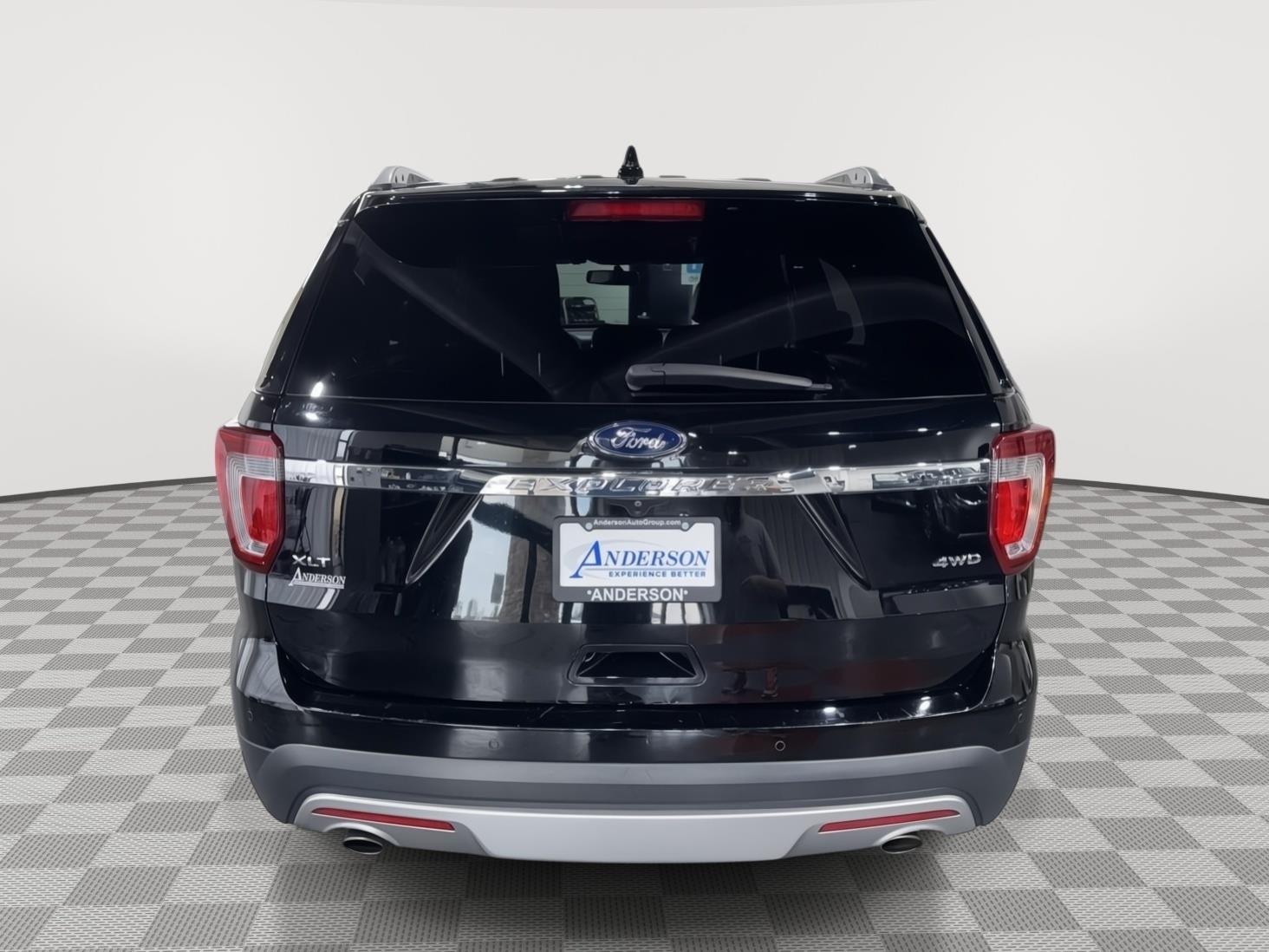 Vehicle photo 8