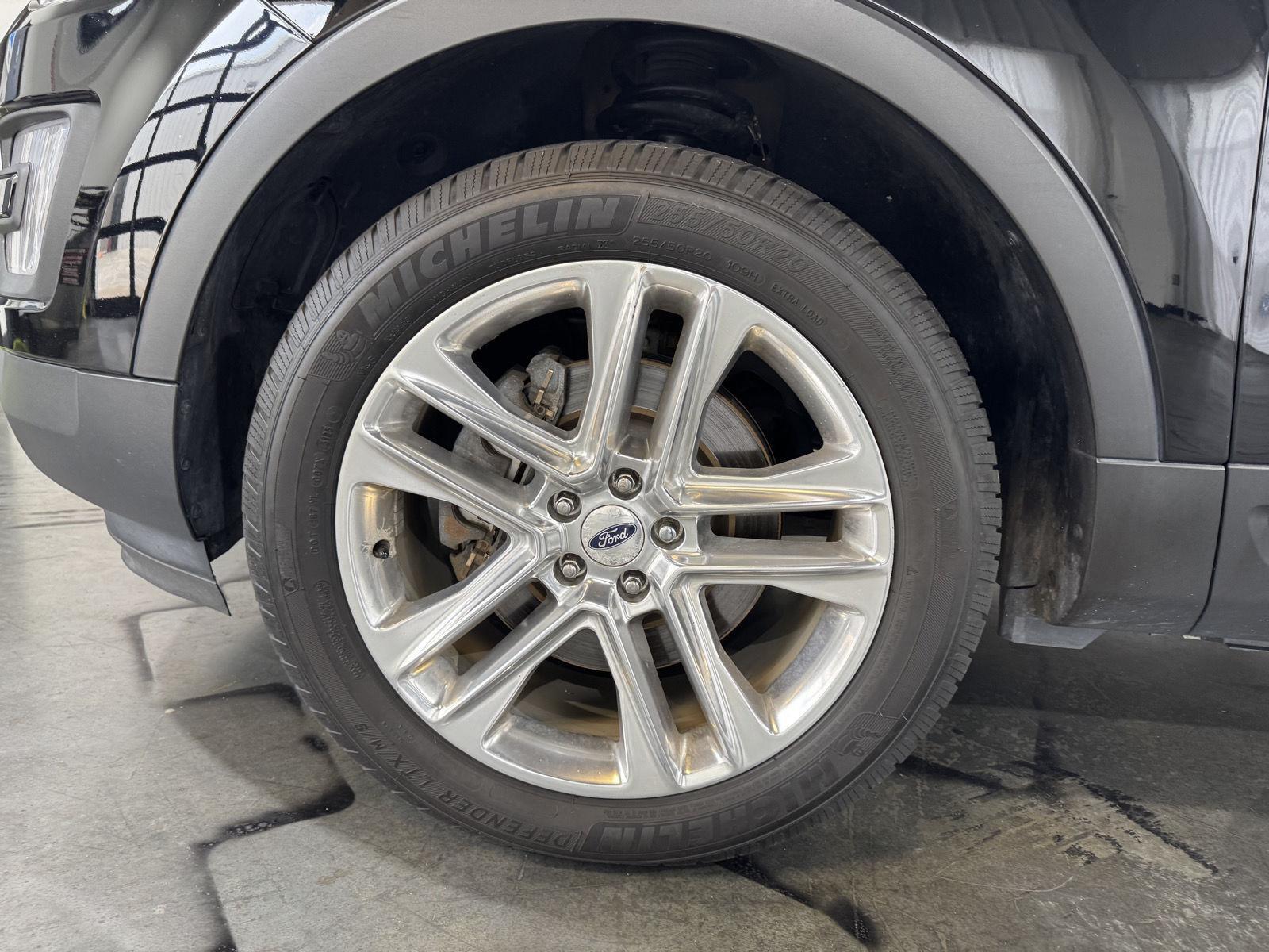 Vehicle photo 10