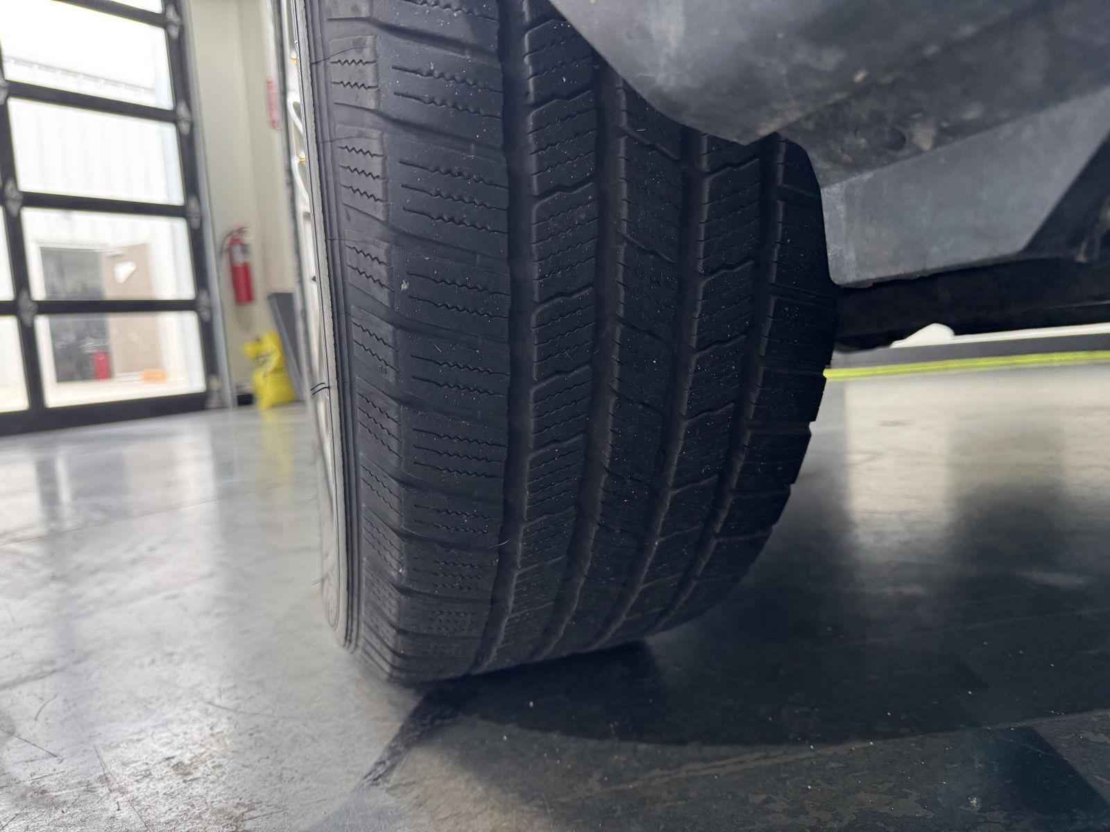 Vehicle photo 11