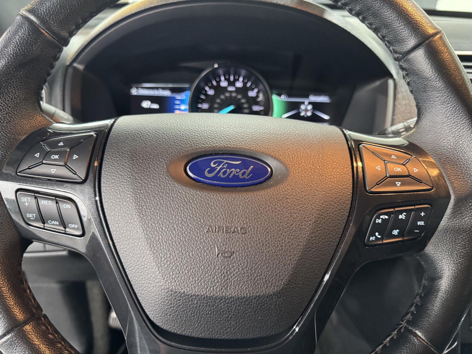 Vehicle photo 13