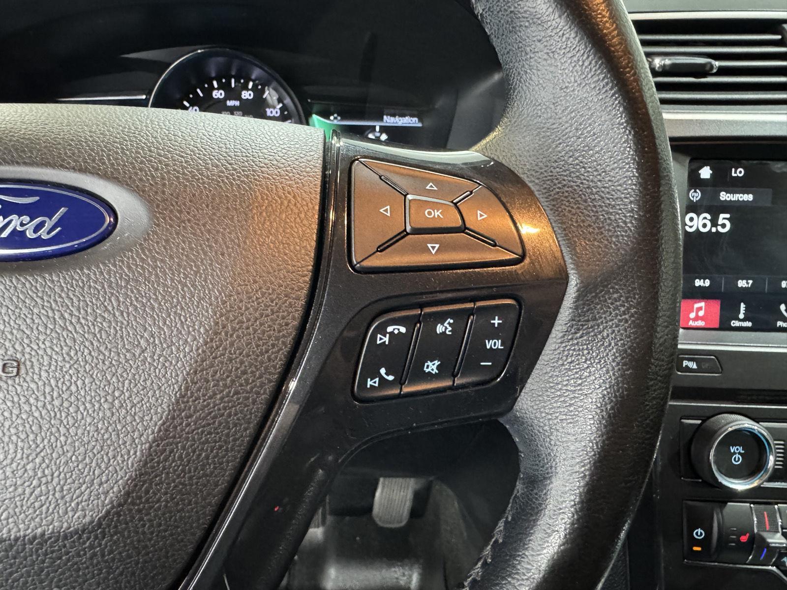 Vehicle photo 15