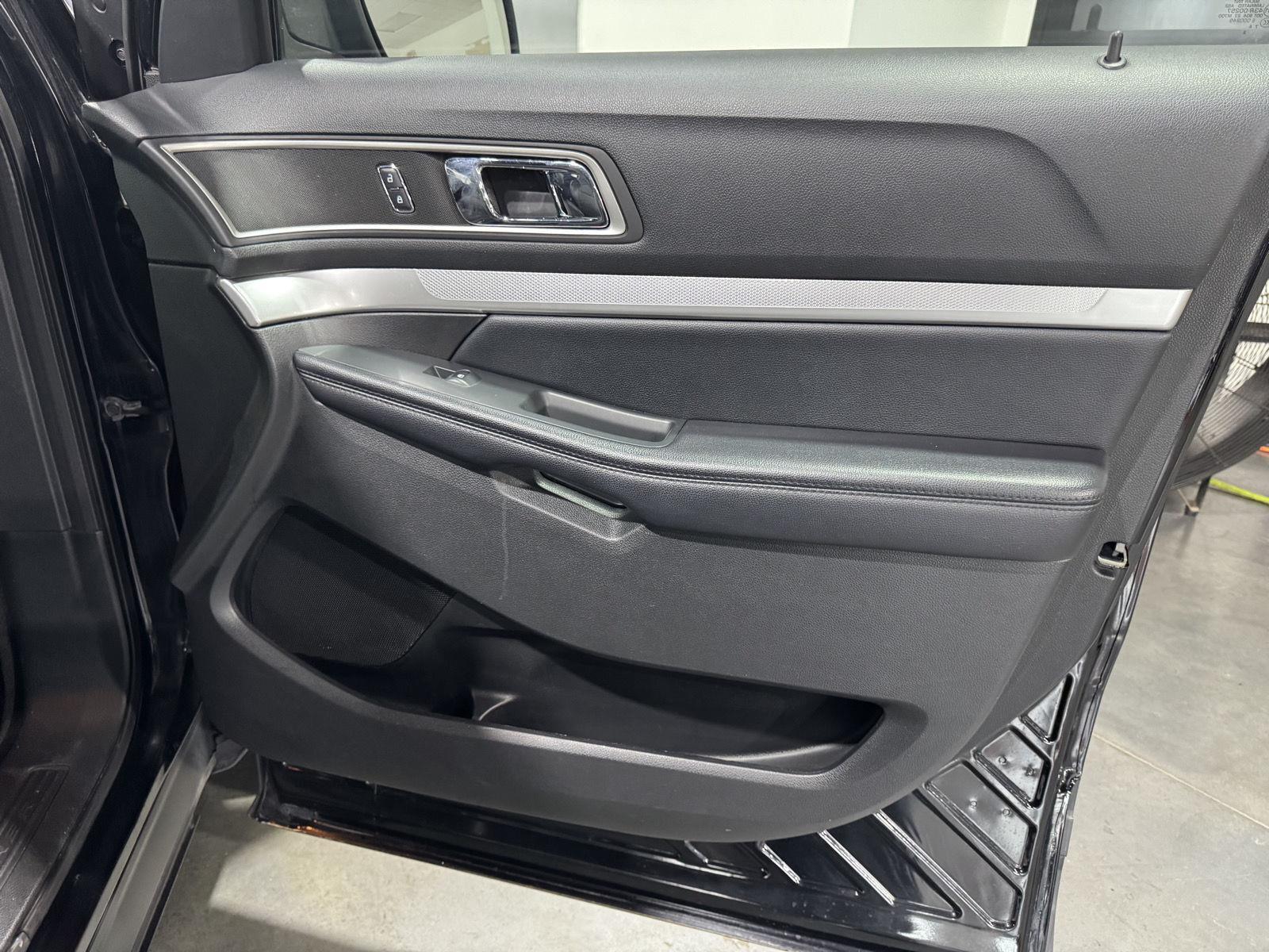 Vehicle photo 21