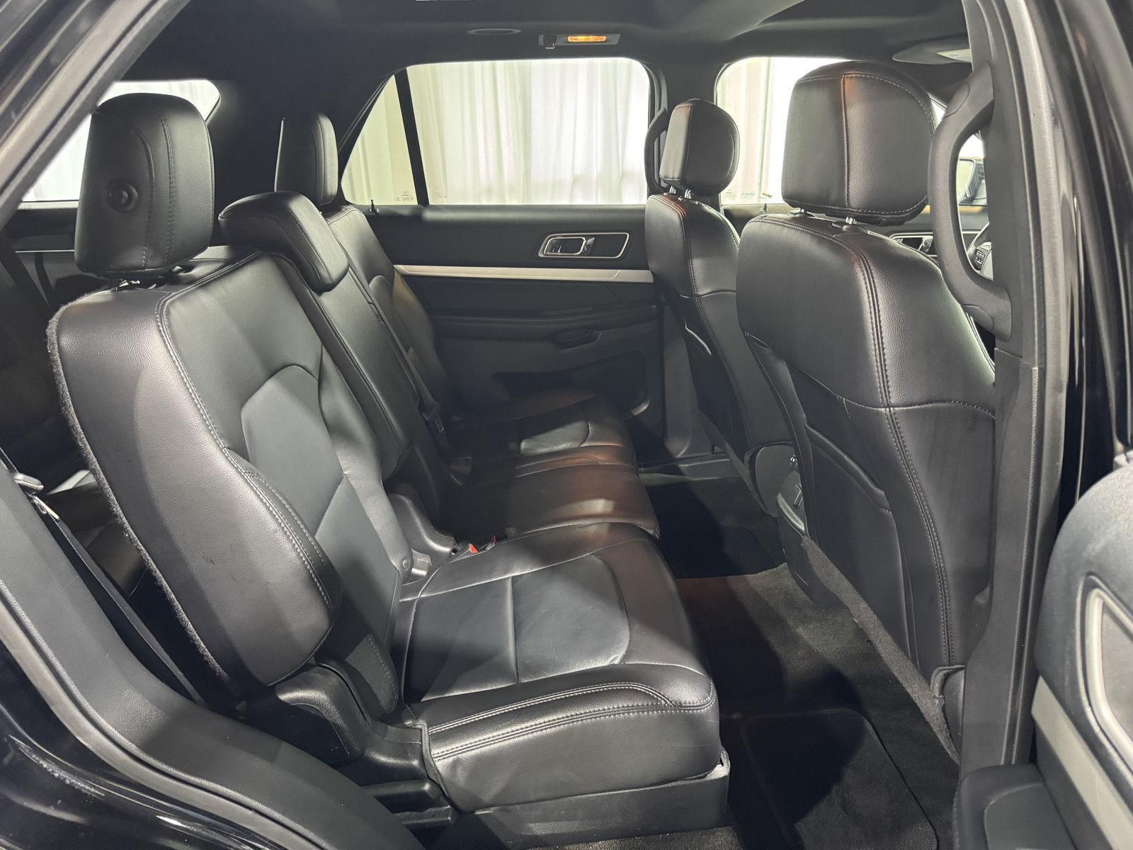 Vehicle photo 24