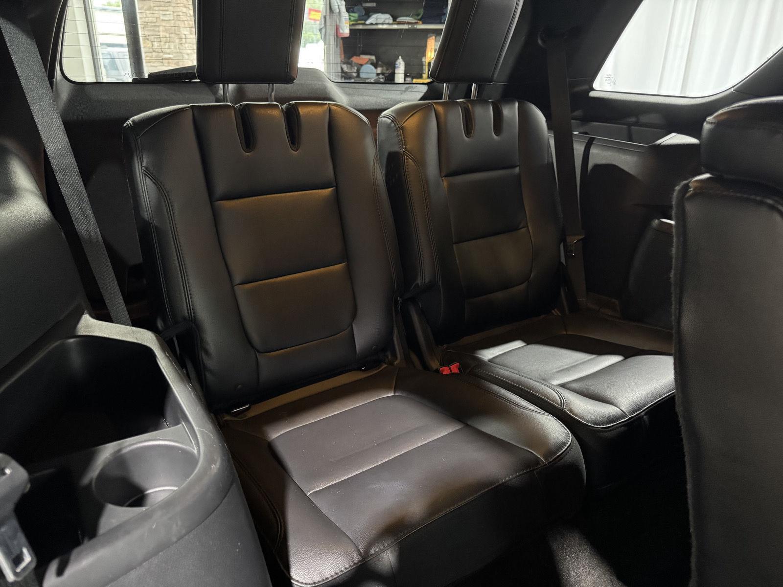 Vehicle photo 25