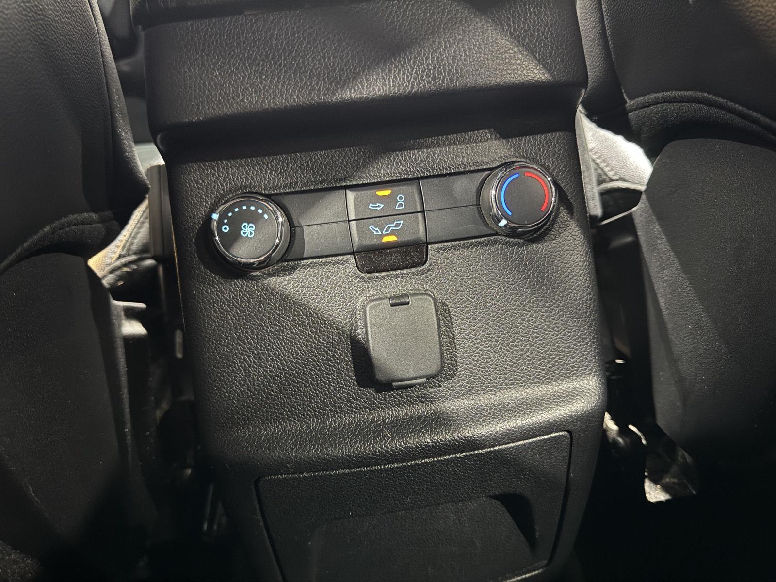 Vehicle photo 36