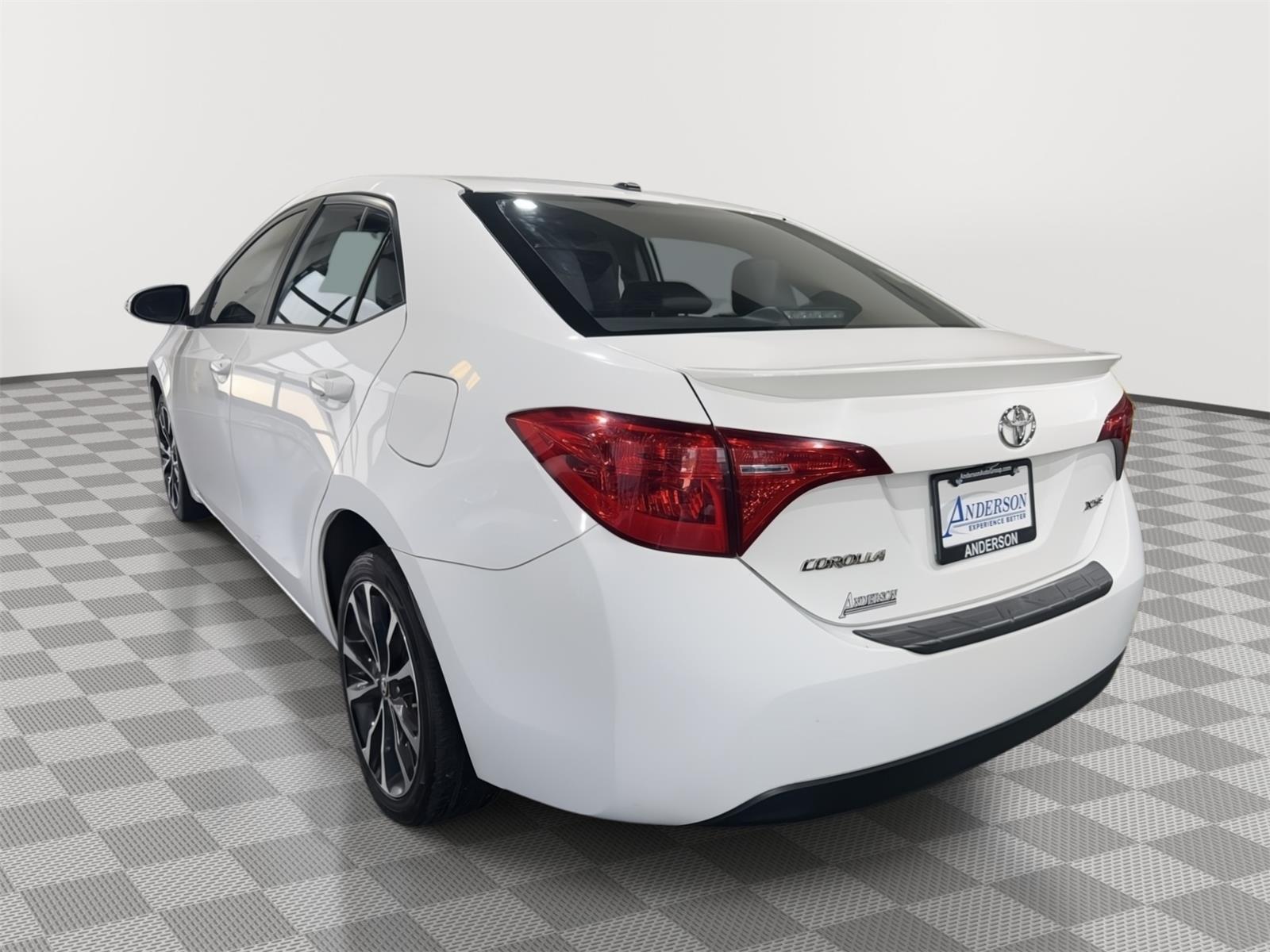 Vehicle photo 9