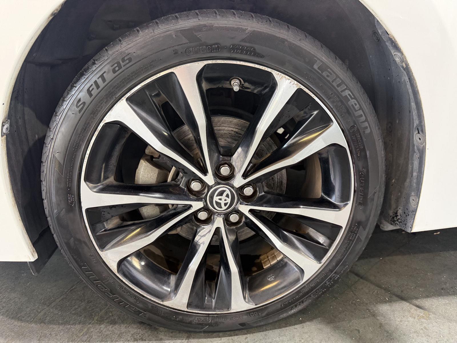 Vehicle photo 10