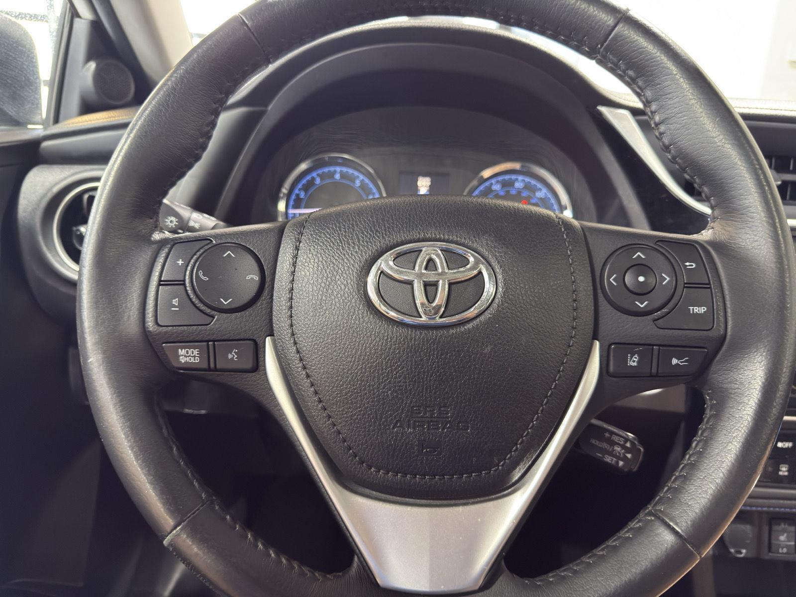 Vehicle photo 11