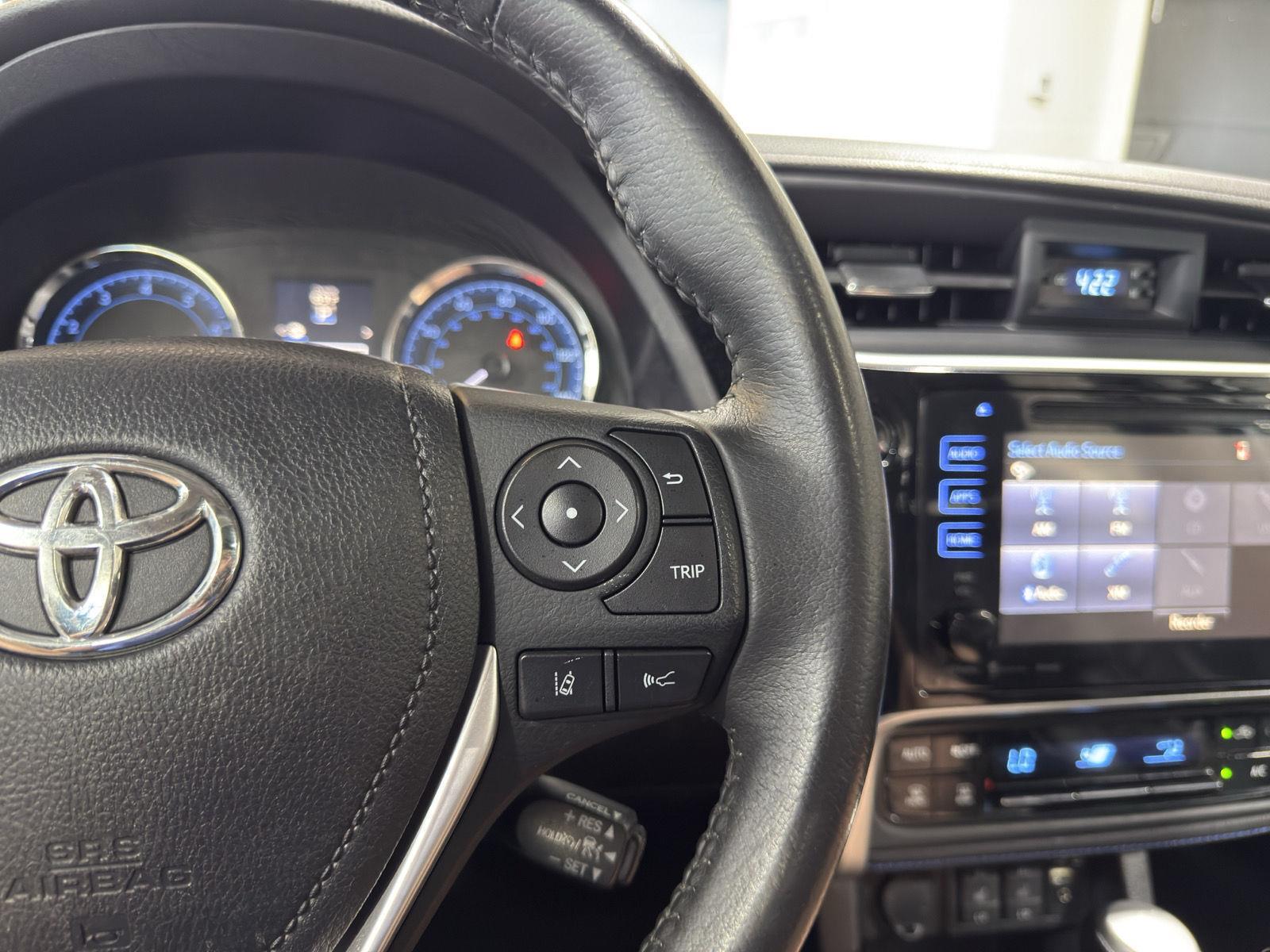 Vehicle photo 14