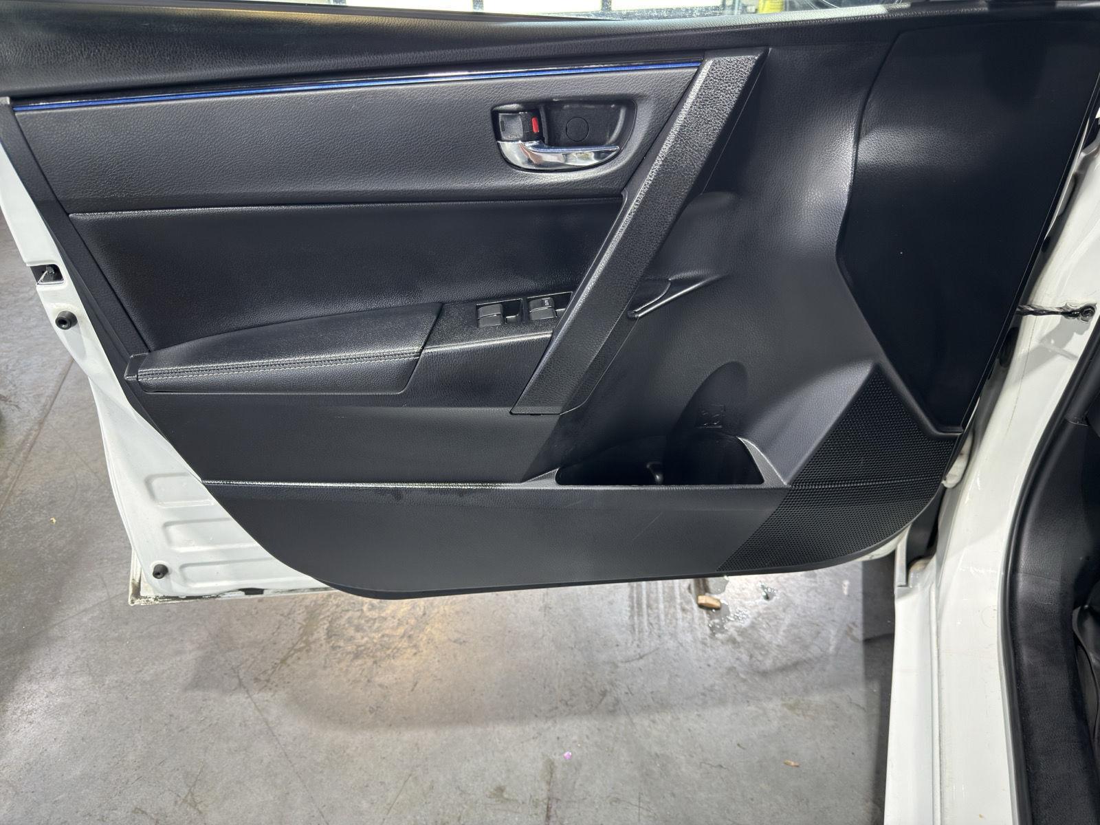 Vehicle photo 20