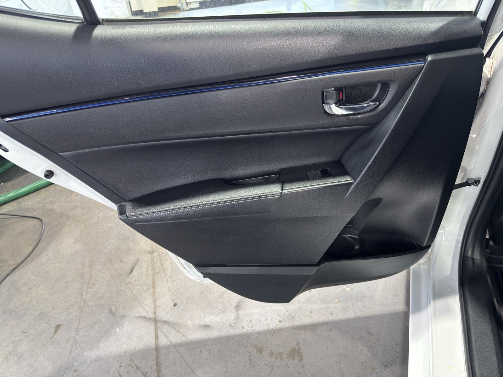 Vehicle photo 22