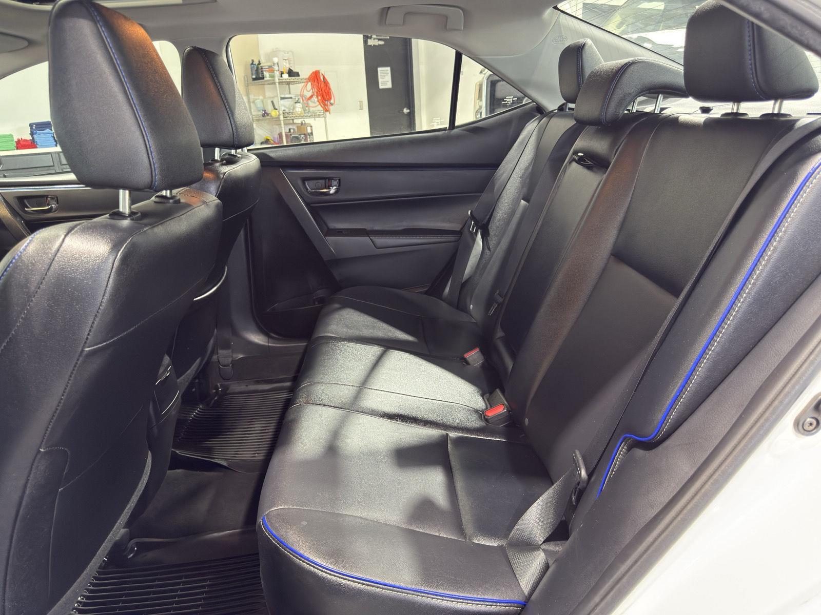 Vehicle photo 23